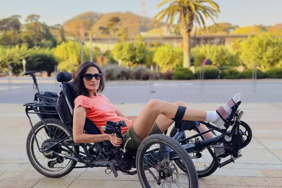 Jan Bonville explore le Golden Gate Park avec son vélo adapté.